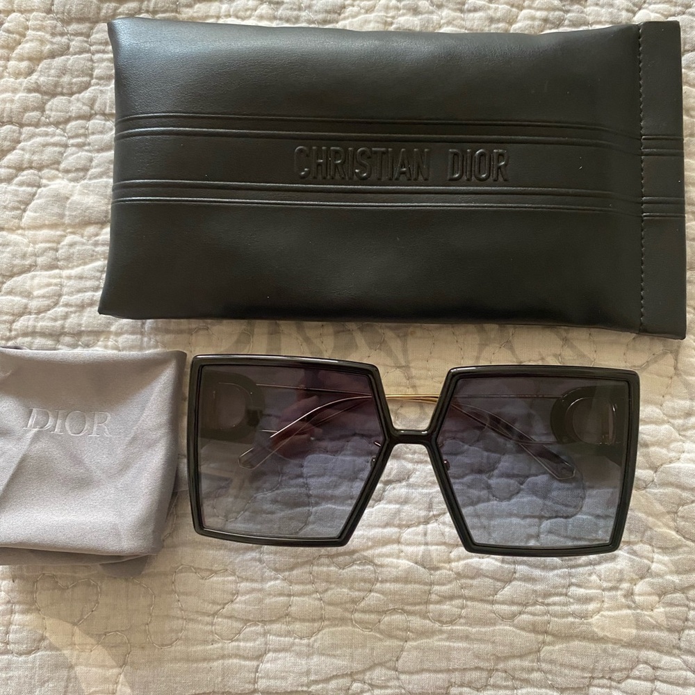 DIOR MONTAIGNE SU SQUARE BIG SUNGLASSES with pouch and cloth.